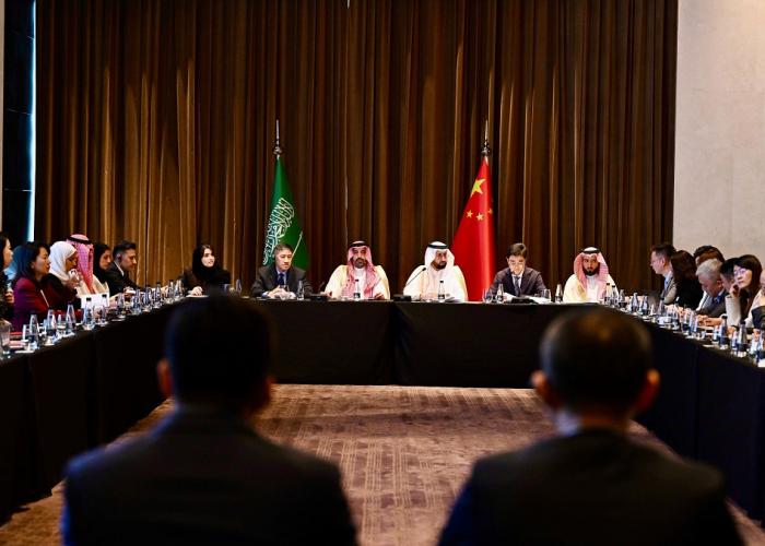 رئيس "الغذاء والدواء" يلتقي عددًا من الشركات الصينية لبحث فرص الاستثمار في المملكة