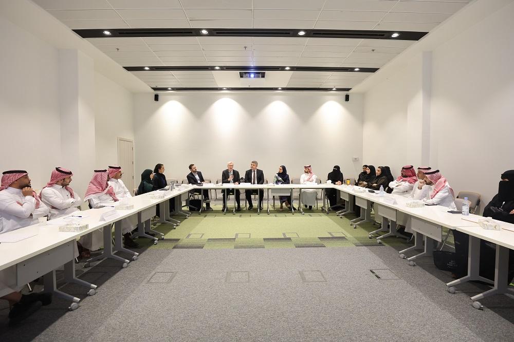 "الغذاء والدواء" و"البنك الدولي" يعقدان ورشة عمل حول منهجيات التقييم العلمي لجودة المستحضرات