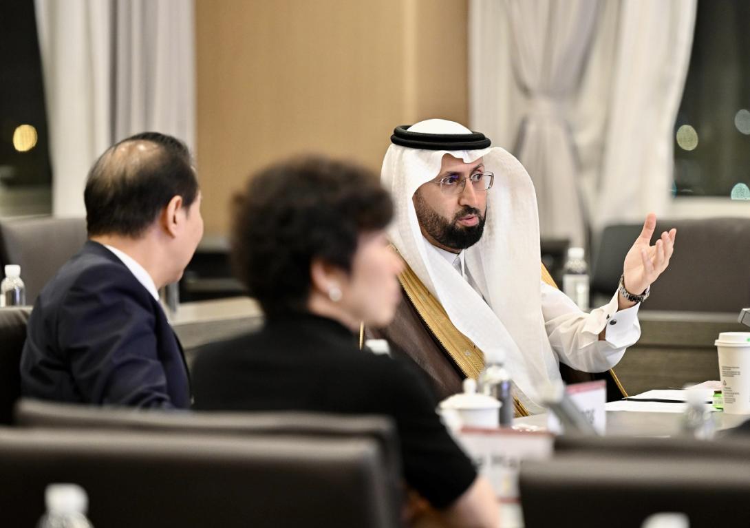 رئيس "هيئة الغذاء والدواء" يطّلع على تقنيات تصنيع الأدوية الحيوية والجينية في تيانجين الصينية
