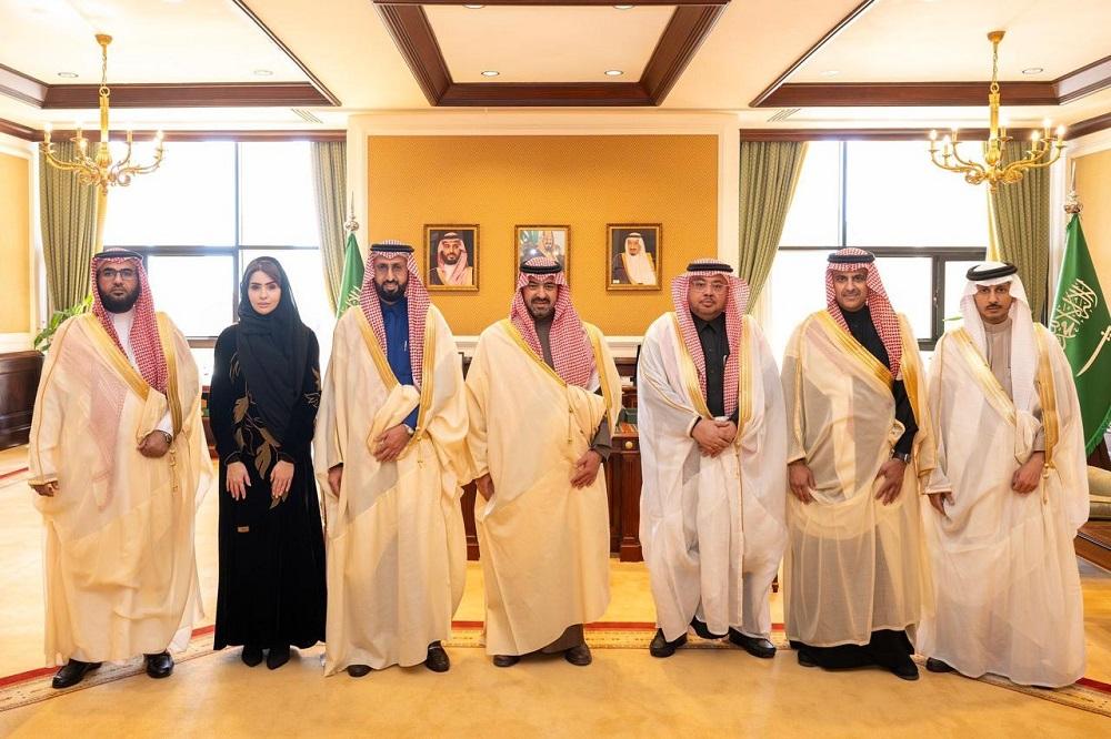 نائب أمير تبوك يستقبل الرئيس التنفيذي للهيئة العامة للغذاء والدواء